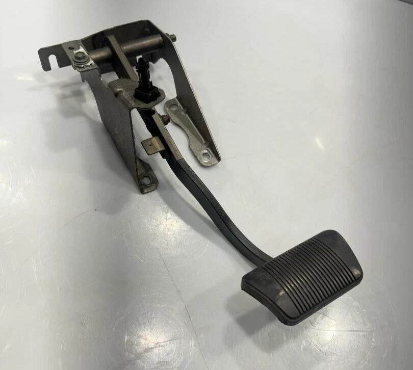 1999 CHRYSLER LHS BRAKE PEDAL ASSEMBLY GENUINE OEM USED MOPAR PART - Image 3 of 4