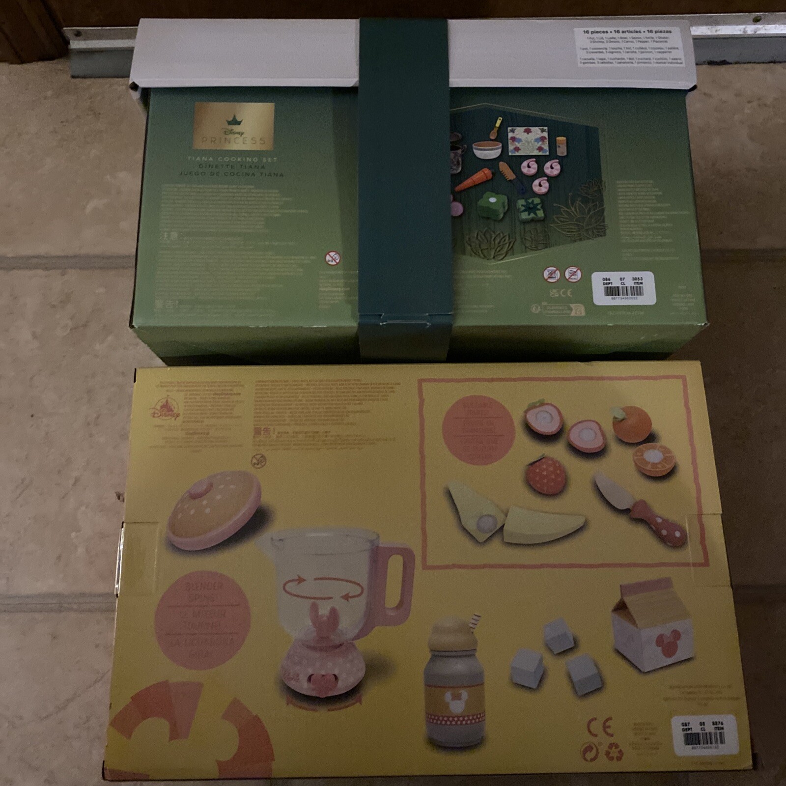 New Disney Store Minnie Mouse Wooden Smoothie Set with Blender/Set Of 2