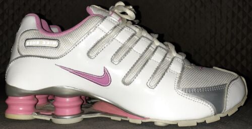 Nike Shox sneakers là một trong những loại giày hot nhất trên thế giới. Nếu bạn muốn sở hữu một đôi, hãy đảm bảo bạn chọn đúng kích cỡ. Tuy nhiên, đừng lo lắng, chúng tôi đã chuẩn bị sẵn chuyển đổi kích cỡ cho bạn. Hãy xem ảnh liên quan để tìm hiểu thêm!