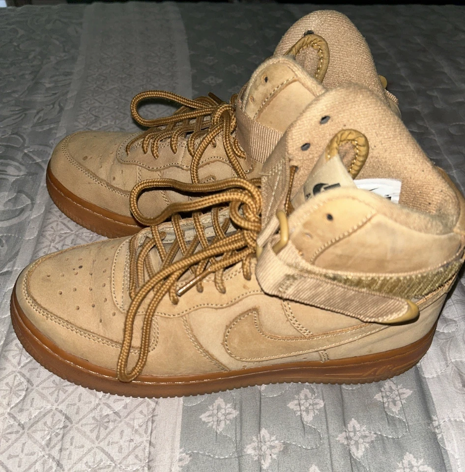 Nike Air Force 1 High Flax Size 5.5Y - Image 4 of 4