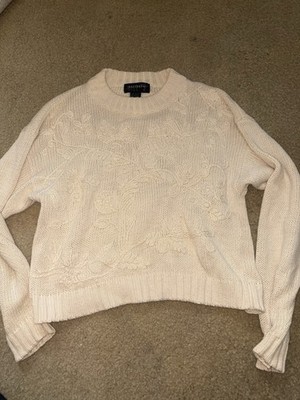 Rafferty cream-colored knit sweater delicate floral embroidery Crop Sweater