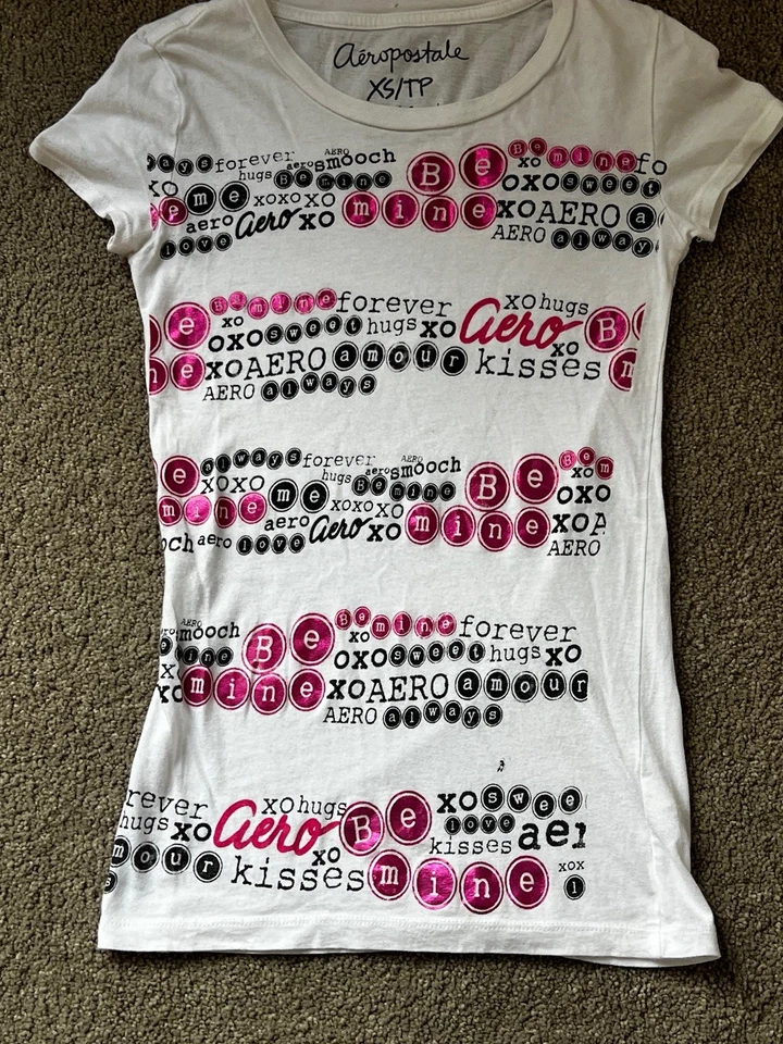 Top Aeropostale Vintage con Estampado Gráfico Rosa Calce Ajustado Años 2000 Y2K PEQUEÑO XOXO Foto 2 de 4