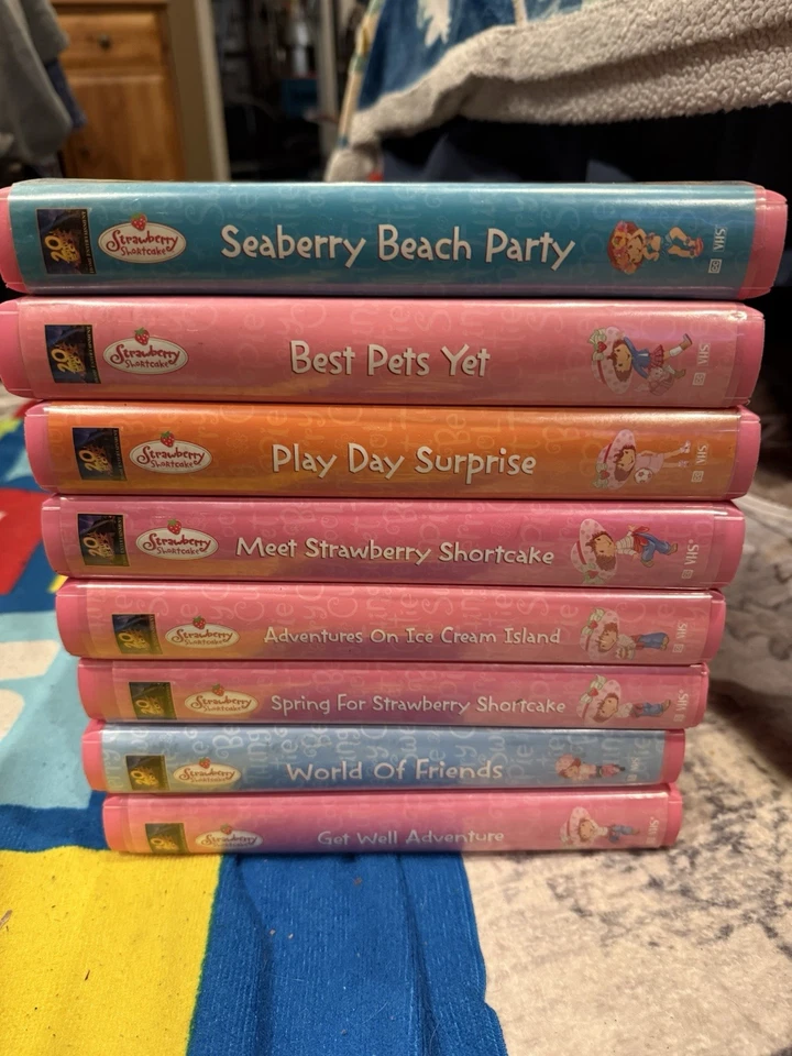 Lot of 8 Vintage Strawberry Shortcake VHS Tapes Rare Pink Clamshell - Image 4 of 4