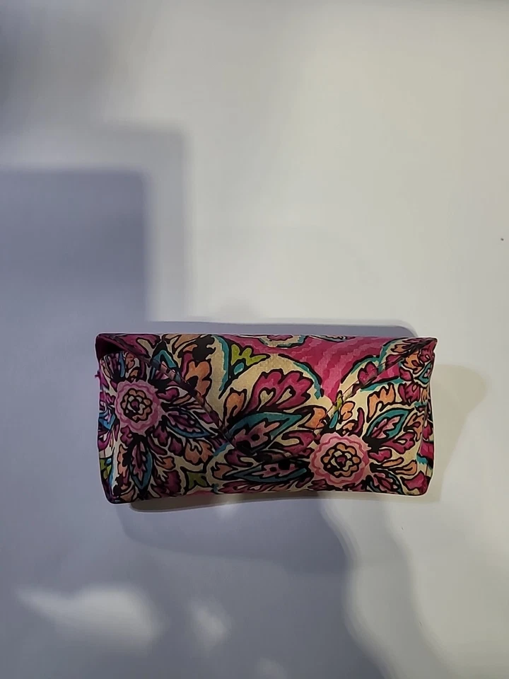 Estuche rígido Vera Wang multicolor Flora con tela. Foto 2 de 4