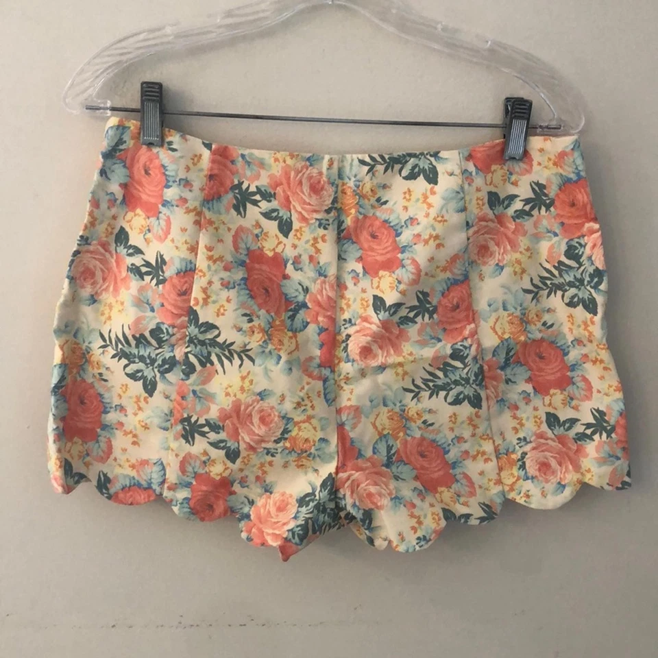 Exuberante Multicolor Floral Cottage Core Dobladillo Festoneado Pantalones Cortos Mezcla Algodón Talla LG Foto 2 de 4