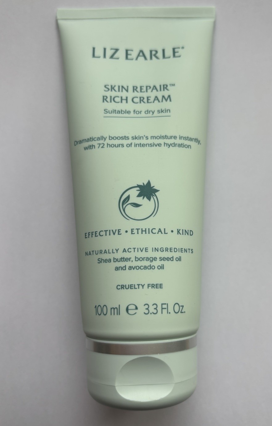 Liz Earle Gel Supersize Moisturiser Trio - Image 2