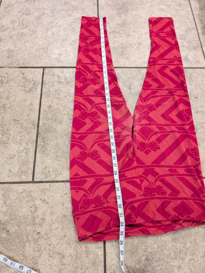 LuLaRoe Tall & Curvy TC Leggings Red Geometric Bow Pattern Soft Stretch Women’s - Image 4 of 4