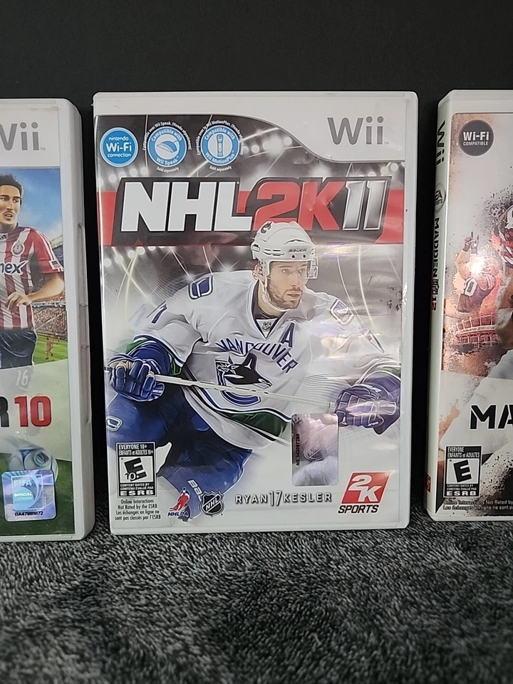 Lote de juegos deportivos Nintendo Wii - Copa Mundial de Fútbol FIFA Sudáfrica 2010, NHL 2k11 Foto 4 de 4