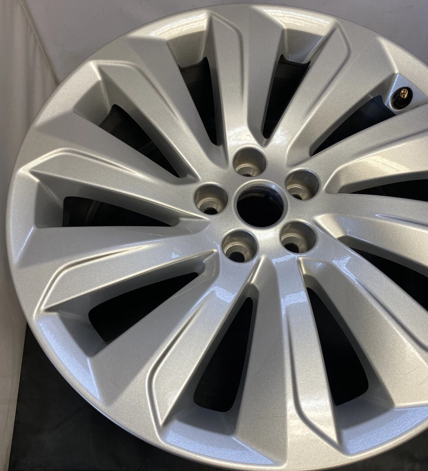 Llanta original de fábrica 59992 1904 One Jaguar E-Pace 2018 2019 OEM de 19 pulgadas Foto 2 de 4