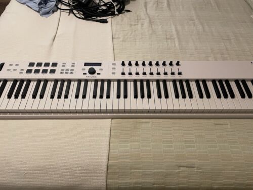 Arturia KeyLab Essential 88 88-key Keyboard Controller - Picture 3 of 5