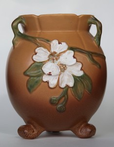 Vintage-Weller-Art-Pottery-Vase-Three-Footed-Vase-White-Dogwood-Flowers-7-1-2-034