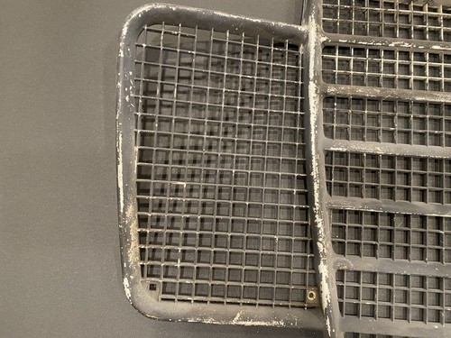 1971-1985 Land Rover Defender Series 3 Grille - Picture 7 of 11
