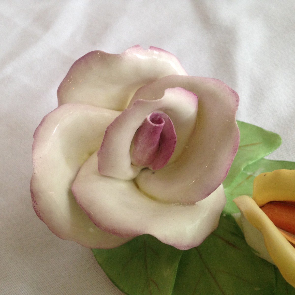 AQUINCUM アクインクム　ハンガリー Rare Budapest Hungary Aquincum Porcelain Factory Flowers Hand