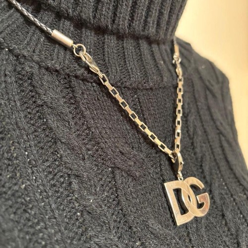 Gargantilla collar plata logotipo grande DOLCE & GABBANA 3 vías usada sin caja - Imagen 2 de 7