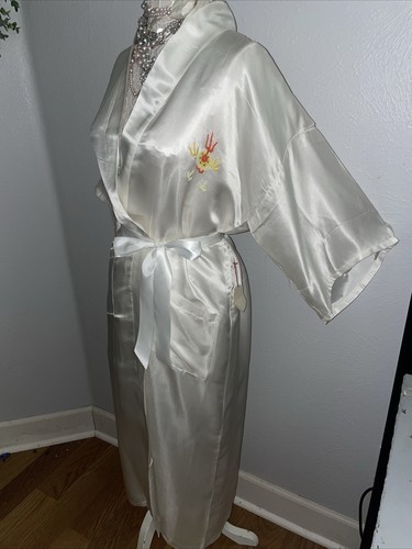 NEW Golden Dragon 100% Silk Hand Embroidered Long Shiny White Kimono Robe M NWT - Picture 12 of 19