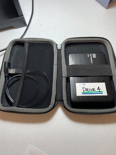 WD My Passport Ultra 1 TB gebraucht mit Hülle und Kabel