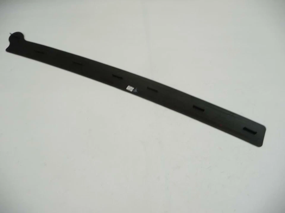 Нижняя отделочная полоска молдинг для заднего бампера Audi A8 quattro 2011-2014 годов выпуска 4H0807277 от оригинального производителя A1 - Изображение 4 из 4