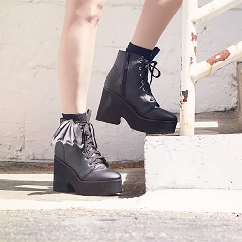 Iron Fist Bat Wing Platform Ankle Boot US 9 EU 40 NIB Halloween Goth - Picture 4 of 16