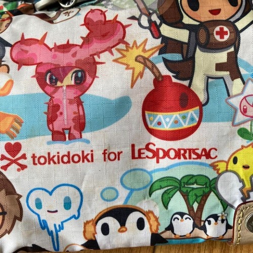 Lesportsac x Tokidoki Schultertasche Umhängetasche Figur Anhänger unbenutzt - Bild 2 von 6