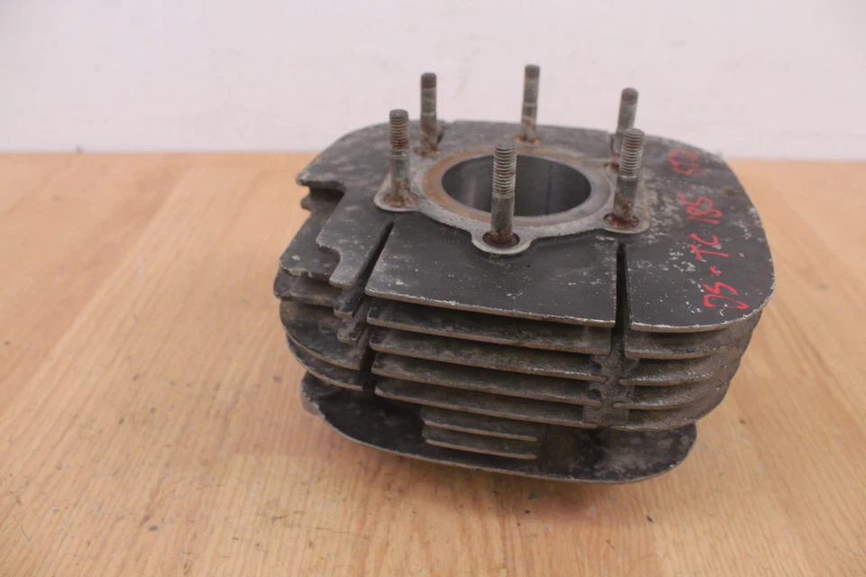 Jarra de cilindro Suzuki DS185 DS 185 1978 - DIÁMETRO ESTÁNDAR 64 mm - necesita aburrido Foto 4 de 4