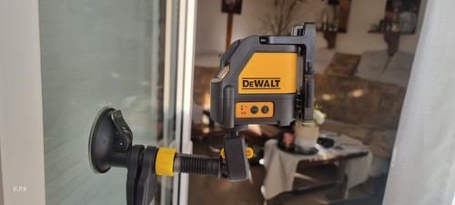 DeWALT DW088K - XJ Kreuzlinien-Laser mit Stativ und drei Halterungen NEU - Picture 2 of 8