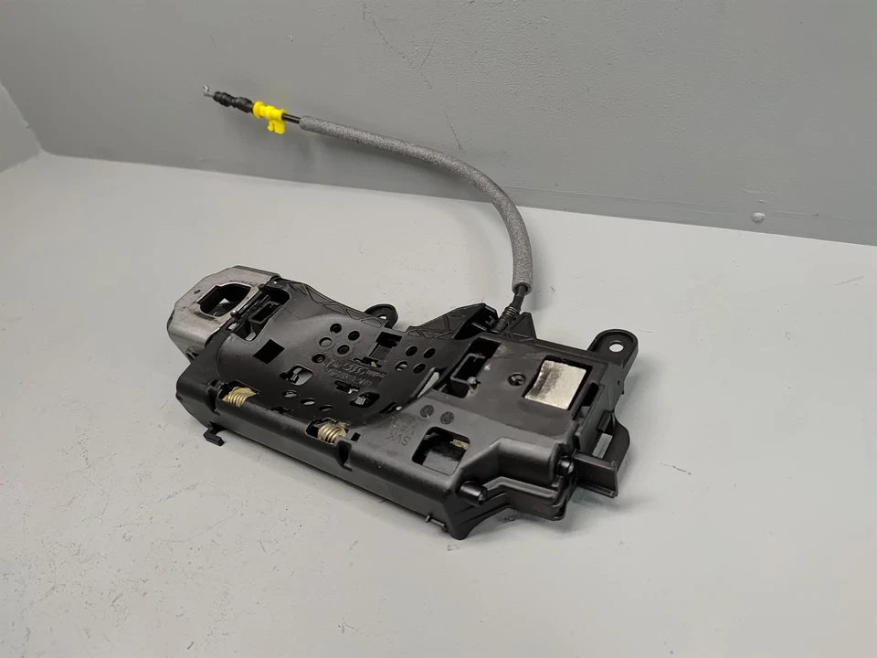 Оригинальный кронштейн для основания ручки передней или задней водительской двери для Audi A5 Quattro 2018-2024 годов выпуска - Изображение 2 из 4