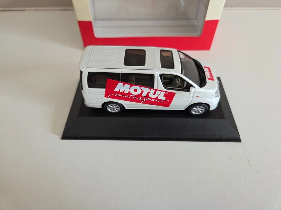 Kyosho J-Collection 1/43 Nissan Elgrand - Motul Kyosho Fair 2008 - JC16025MA - Imagen 3 de 4