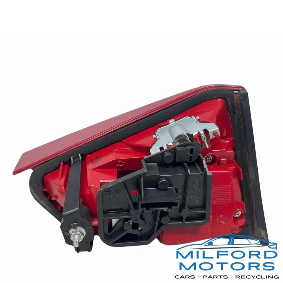 乘客侧 LED 尾灯盖安装 – 适合 2010 - 2012 年奥迪 A4 S4 轿车 2.0L — 第 4/4 张图片