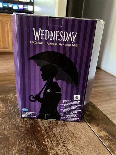 Wednesday Addams Family Deluxe 6 Posables Figura Muñeca 9 Piezas Intercambio Cabello Cara NUEVO - Imagen 8 de 8