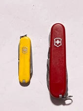 Lot of 2 Victorinox Swiss Army knives - Super Tinker - Classic