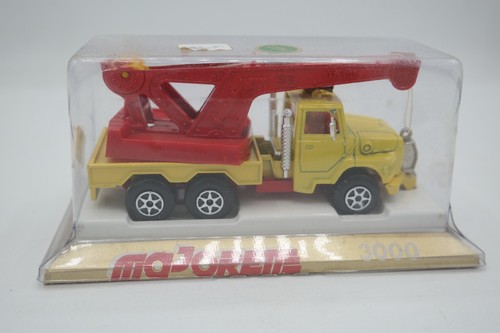 Vintage MAJORETTE Serie 3000 Crane Truck #3011 Yellow France Sealed Blister Pack - Picture 3 of 7