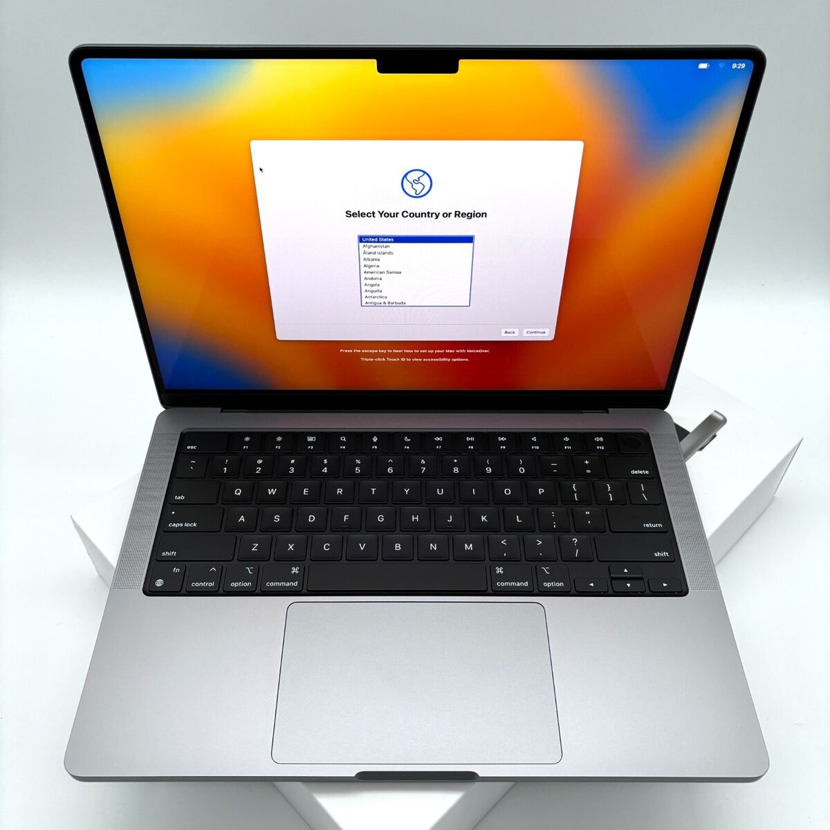 NEW OPEN BOX - MACBOOK PRO 14 INCH M1 PRO - 8TB SSD - 16GB NEW OPEN BOX - MACBOOK PRO 14 INCH M1 PRO - 8TB SSD - 16GB