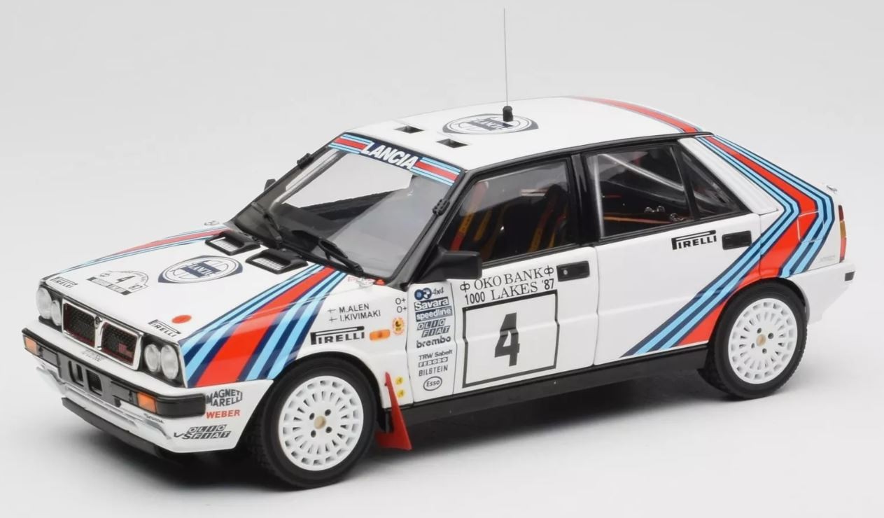 Lancia Delta HF 4wd Kyosho 1/18 pour décorer un bureau de passionné de sport auto