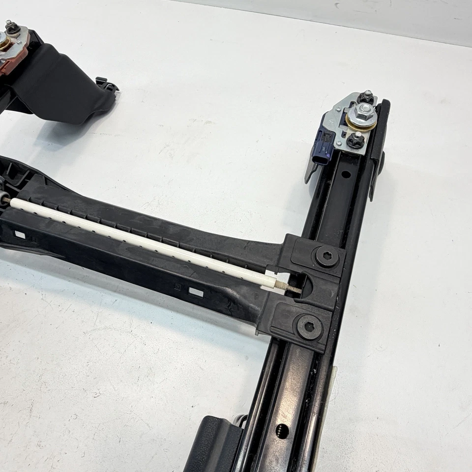 Marco de asiento delantero derecho Honda Pilot 2017-2022 OEM RIEL DE ORUGA Y MOTORES Foto 4 de 4