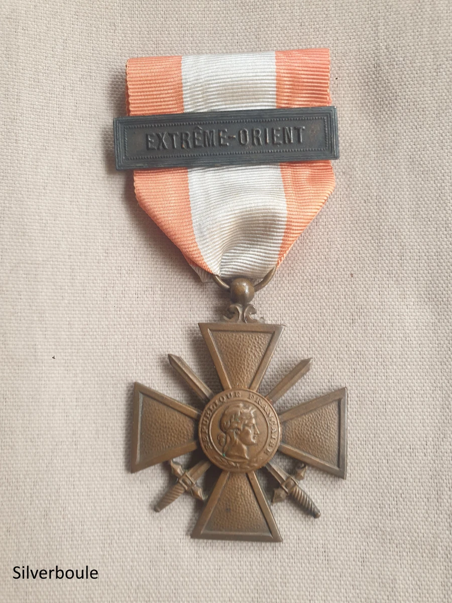 Insigne De Marine  Brigade Marine Extrême-Orient . Caen 14000