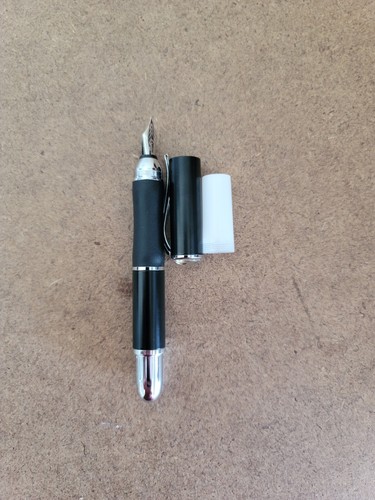 Sensa Meridian Carbon Black Fountain Pen. Chrome Trim. Medium Point - Picture 9 of 9