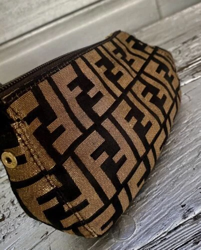 Bolsos y estuches de maquillaje de lona Fendi