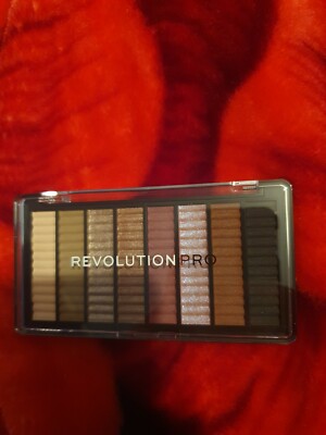 3 Stück Revolution Pro Supreme ''Allure'' Lidschattenpalette - 8 Farbtöne - Neu & Versiegelt