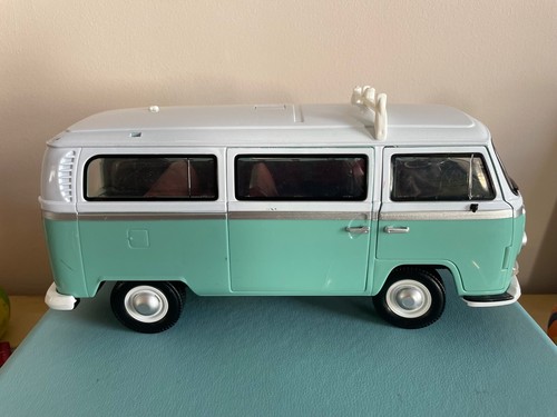 Unbranded 12” VOLKSWAGEN VW Typ2 GREEN WHITE Bus PLASTIC Dickie Toys 1:14 Frictn - Picture 2 of 12