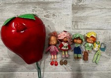 Vintage Strawberry Shortcake 4pc Dolls plus Dog In Strawberry Carry Case 1980s