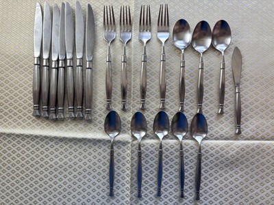 VTG Oneida Cube Mark Act I pattern Stainless 20pc Set