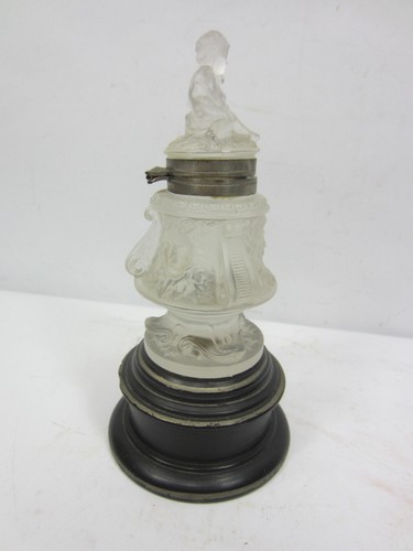 Antique French Satin Glass Ink Well w/Cherub & North Faces - Picture 6 of 13