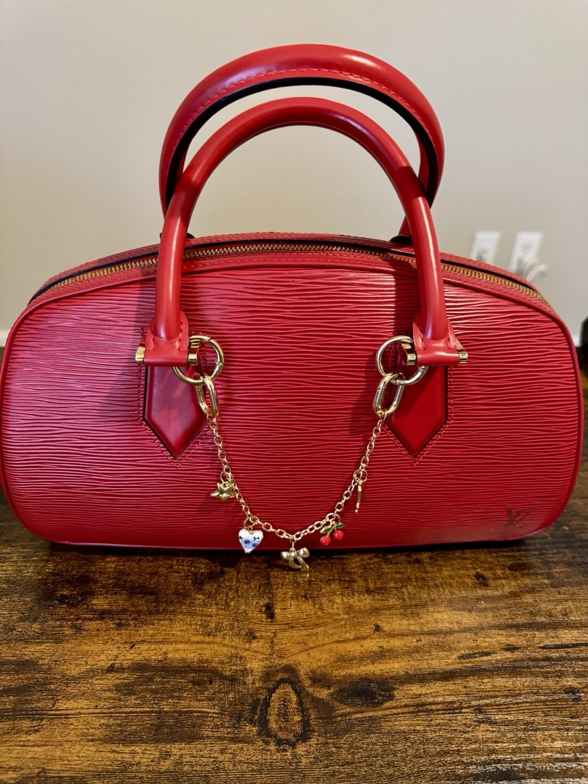 Authentic Louis Vuitton Vintage Jasmine Handbag Epi Leather