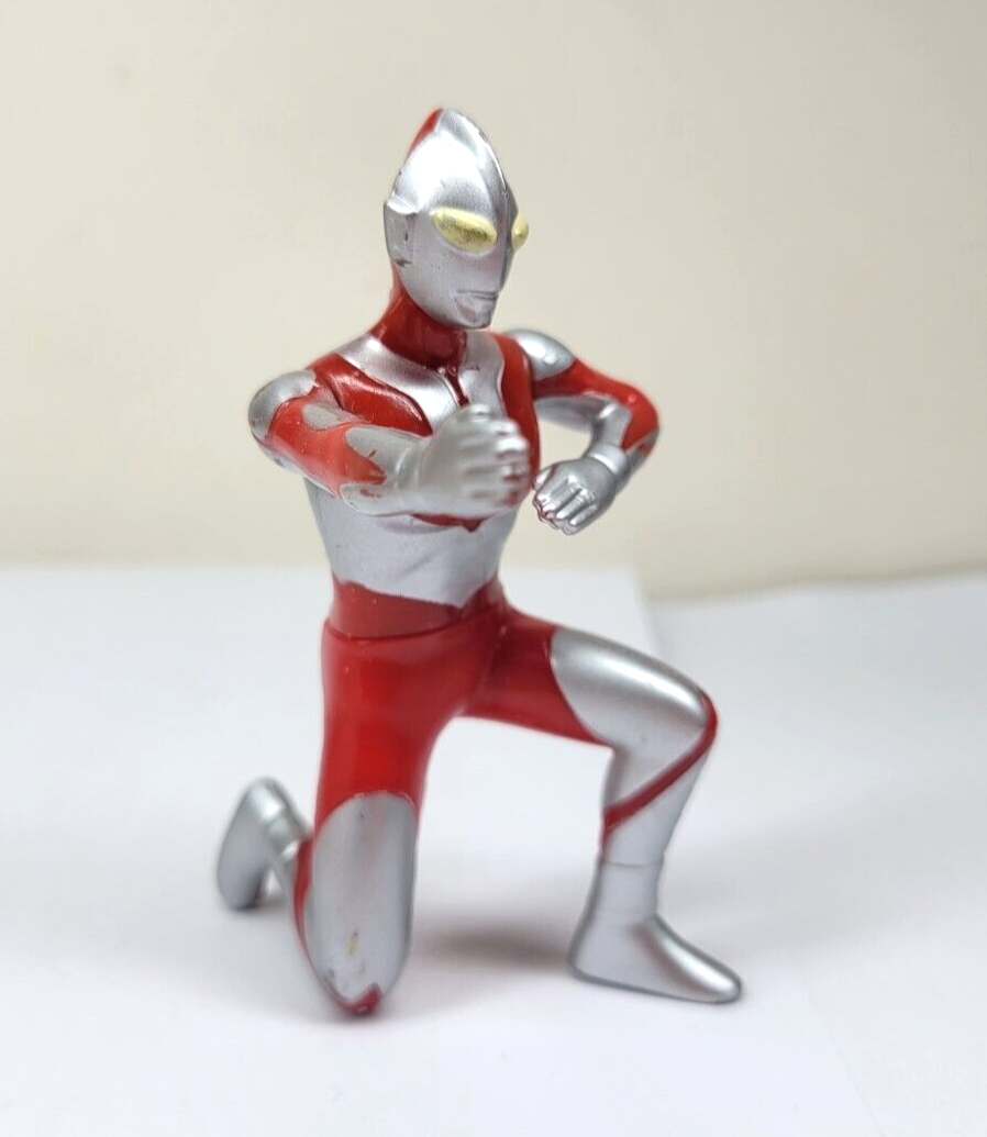 モンド マン・シング フィギュア Amazon.com: Bandai Ultimate Shining Ultraman Zero Ultra