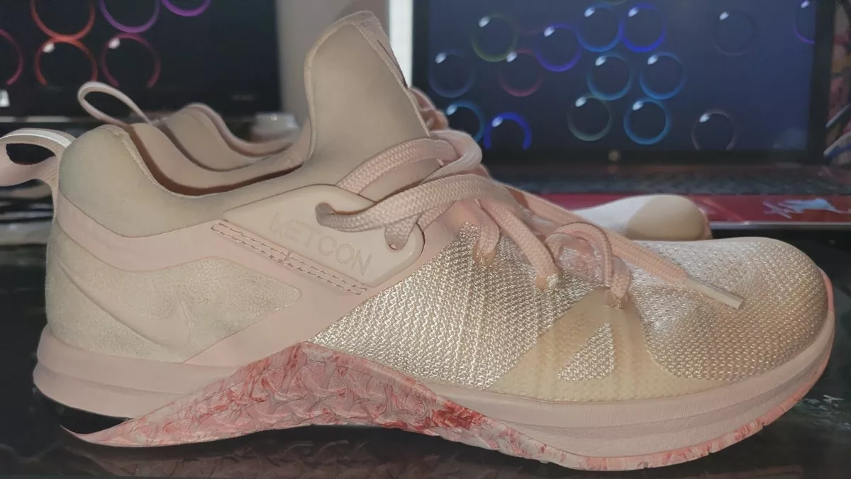Metcon flyknit 3 on sale women's pink