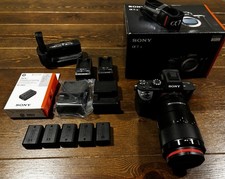 Excellent condition Sony A7Rii Full Frame Camera with Accessories Battery Grip