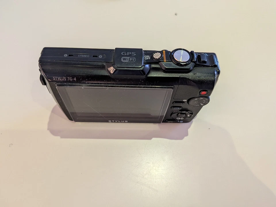 Olympus Tough TG-4 + Carcasa + Lentes Húmedas + Accesorios - Excelente Estado Foto 4 de 4