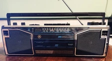 GE Am/Fm Stereo Cassette Tape Recorder Boombox w/ 4 Built-in Speakers- Works