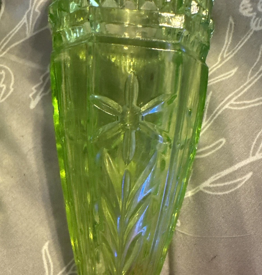 Set of 2 Antique Green Vaseline Uranium Glass Car Bud Vases EXCELLENT 6.5”  - Image 4 of 4