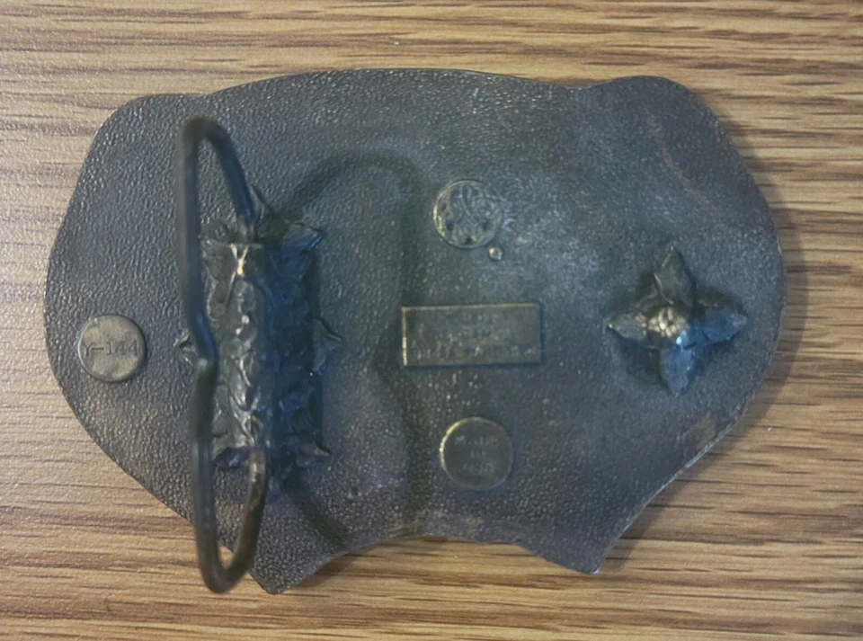 Vintage 1977 BERGAMOTA LATÃO FUNCIONA Fivela de Cinto de Veado-Buck & Doe Saltando com Chifres - Imagem 2 de 2